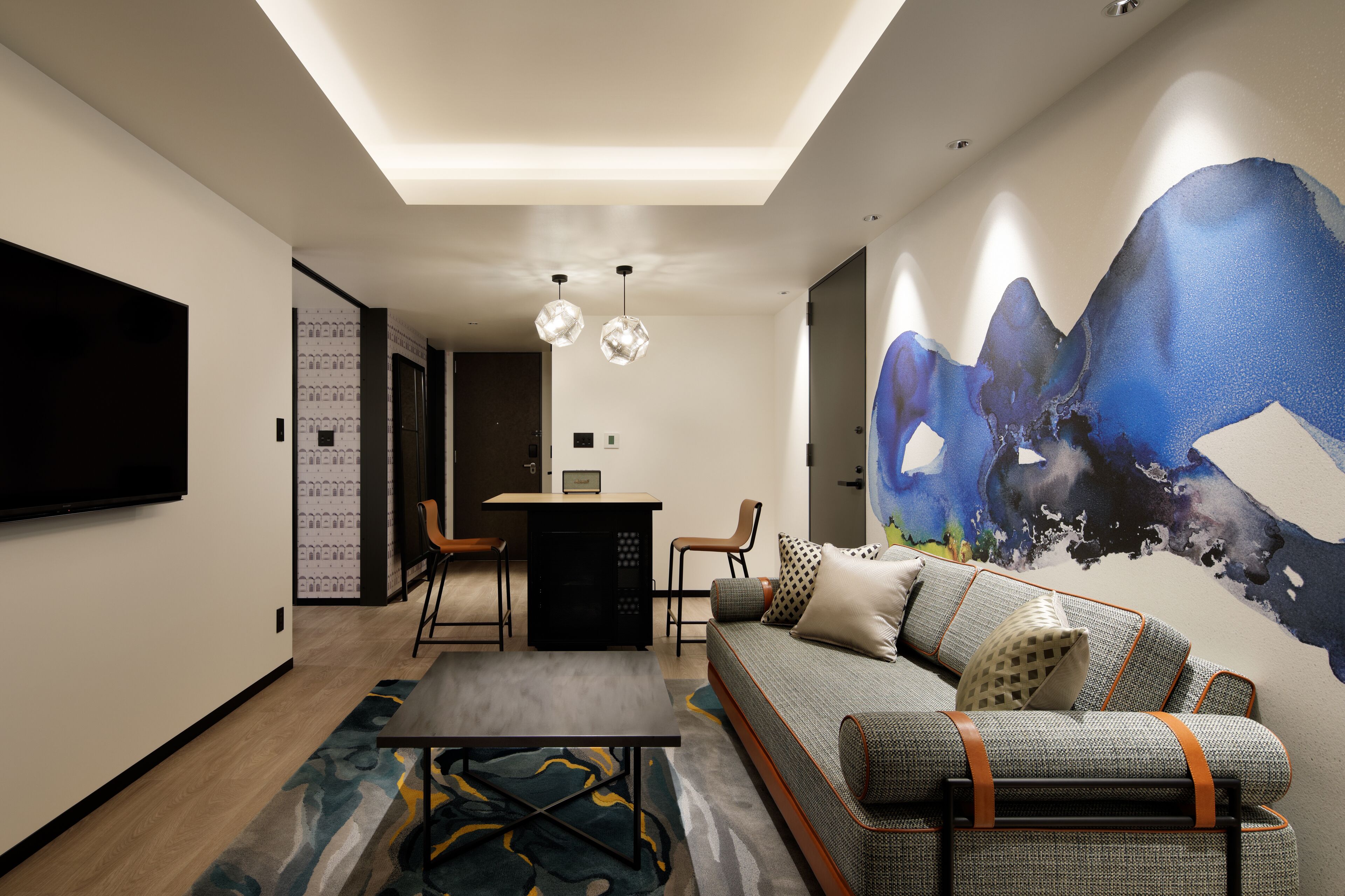 Suite, 1 Queen Bed with Sofa bed, City View | Down comforters, minibar, in-room safe, desk