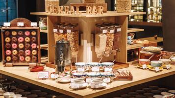 Daily full breakfast (JPY 3000 per person)