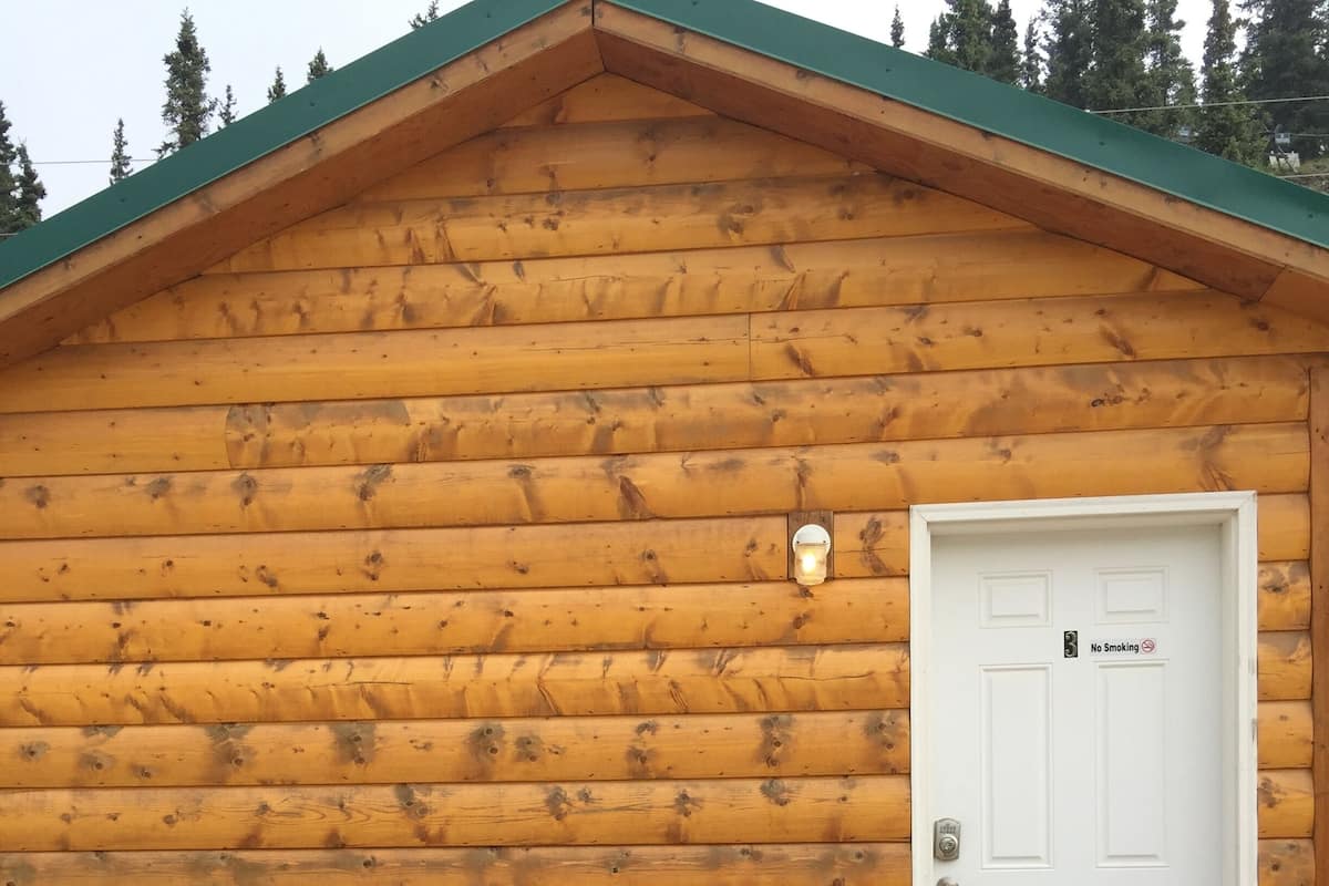 Basic Cabin 3, 1 Queen Bed, Non Smoking, Private Bathroom | Blackout curtains, bed sheets