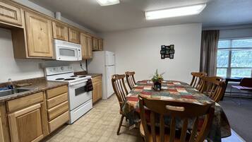 Suite | In-room dining