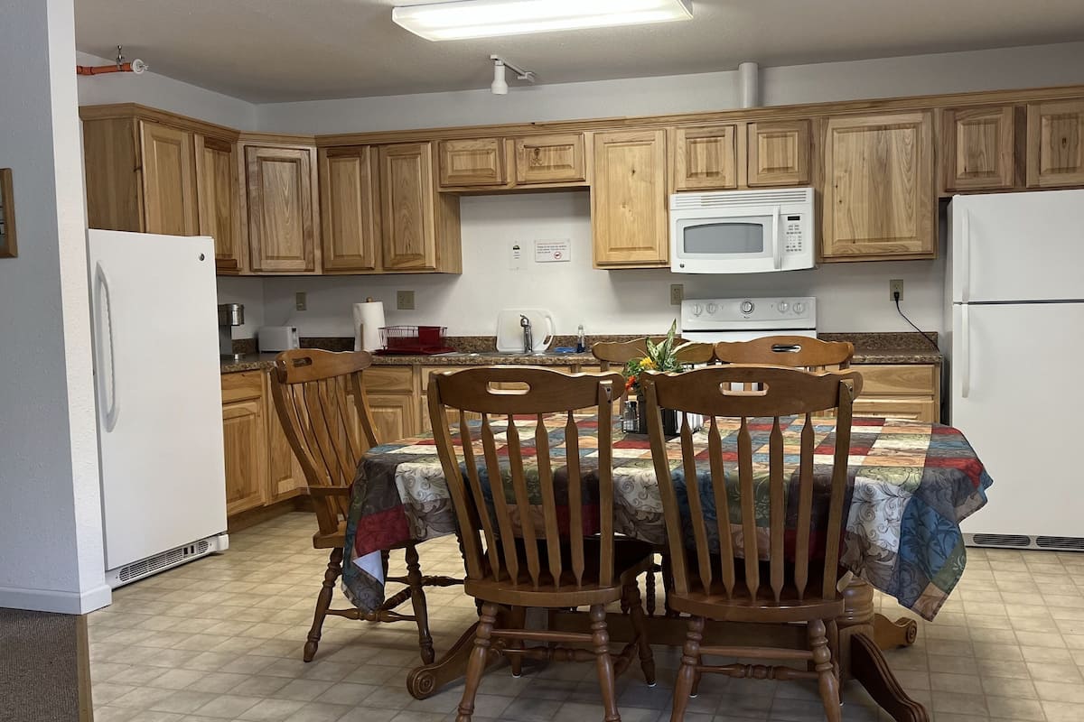 Suite | Private kitchen | Coffee/tea maker, paper towels
