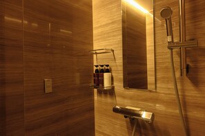 Japanese-style Room | Bathroom | Hair dryer, electronic bidet, towels, toilet paper - Ryokan Suminoyu (Yamanouchi)