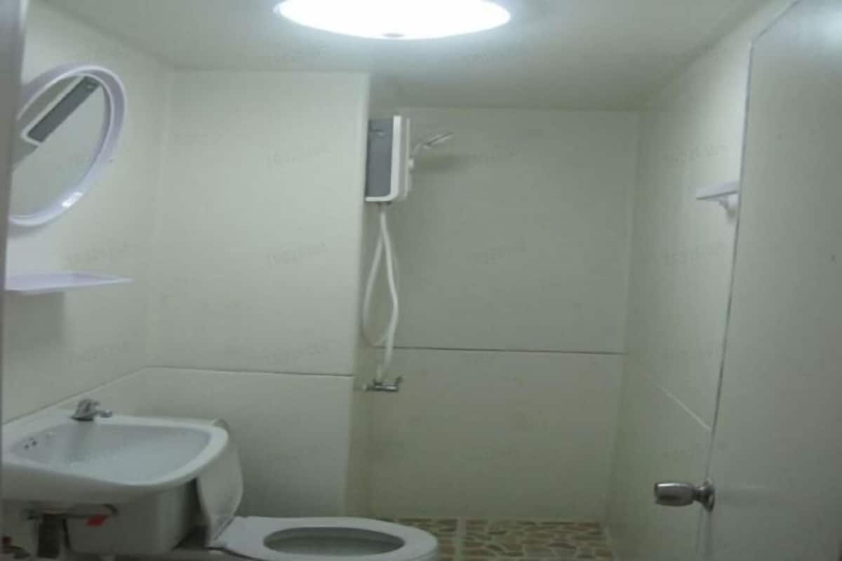 Bathroom | Shower, free toiletries, hair dryer, towels