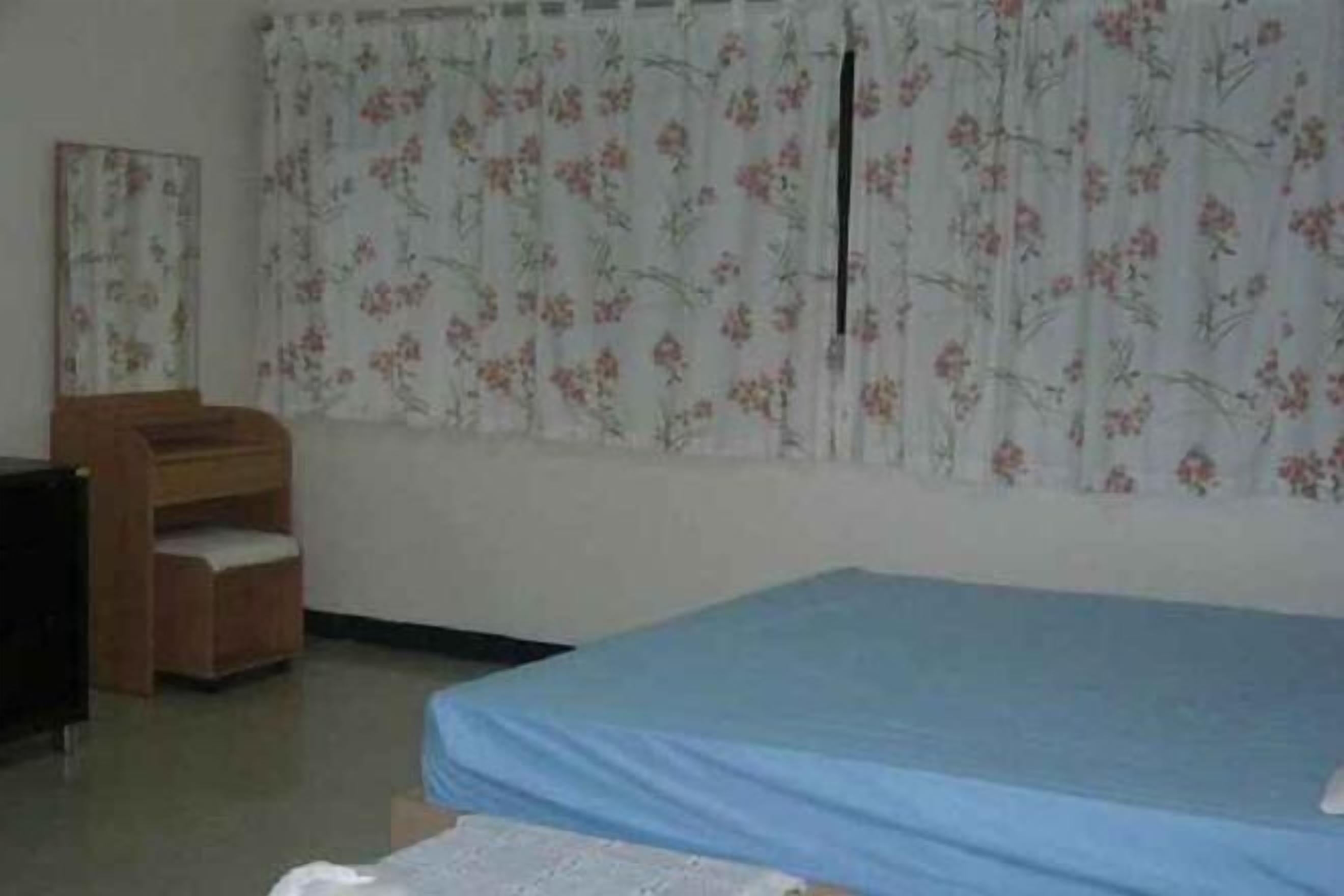 Minibar, desk, iron/ironing board, rollaway beds