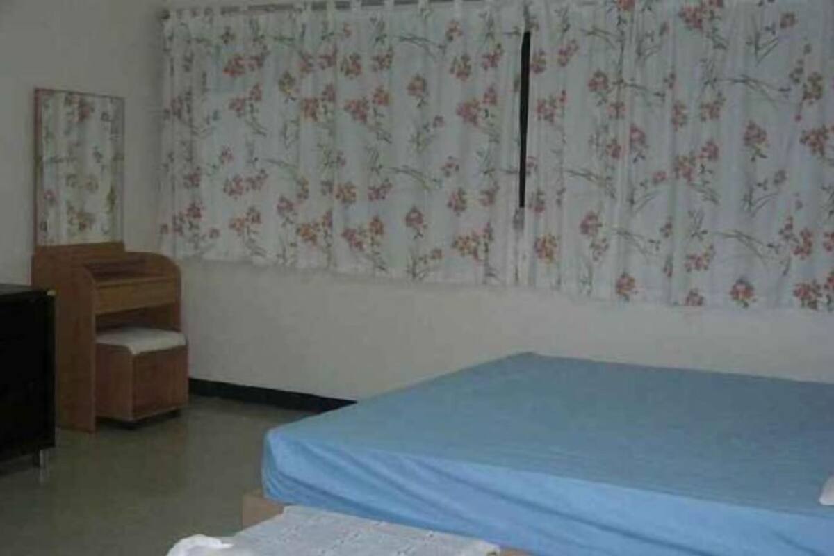 Minibar, desk, iron/ironing board, rollaway beds