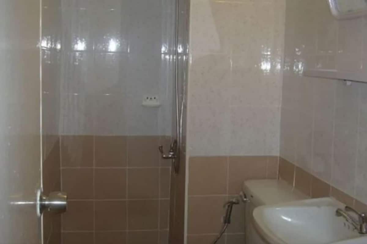 Bathroom | Shower, free toiletries, hair dryer, towels