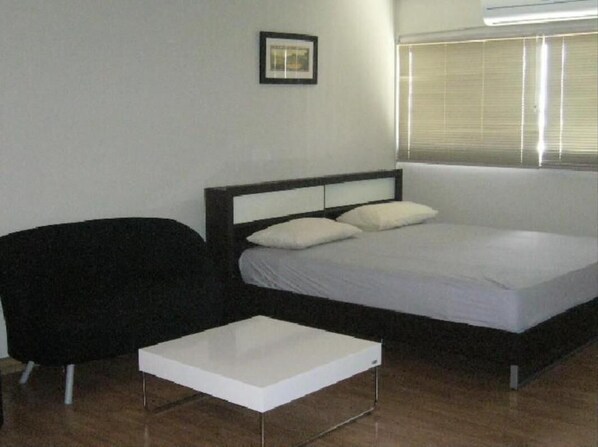 Minibar, desk, iron/ironing board, rollaway beds