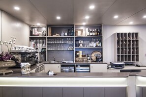 Bar (in der Unterkunft)