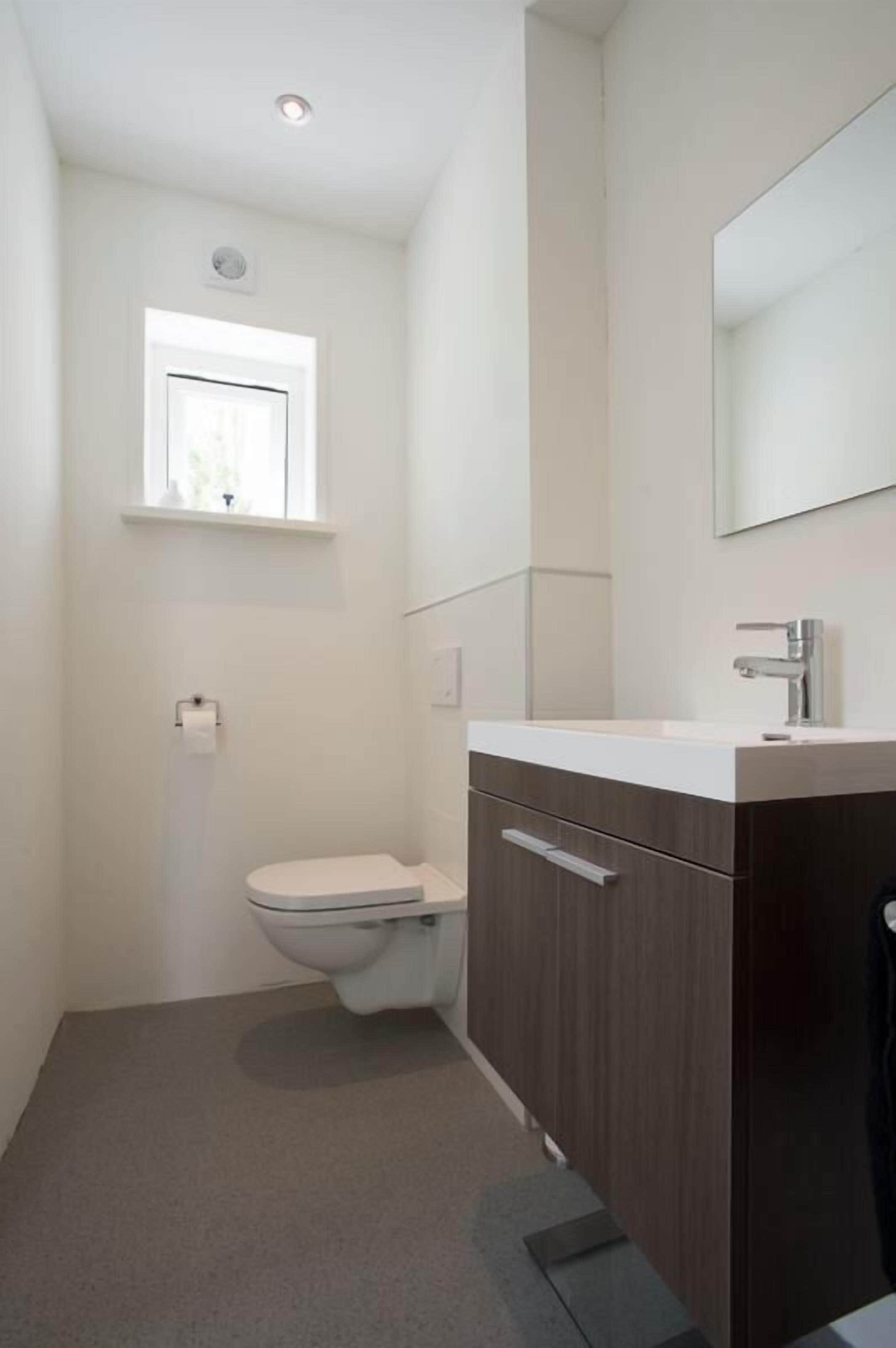 deluxe double room, 1 double bed, garden area | bathroom | shower, free toiletries, slippers, towels