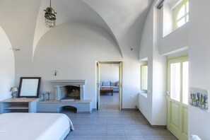 Romantic Villa, 2 Bedrooms, Garden Area | 2 bedrooms, in-room safe, free cribs/infant beds, free WiFi - 1897 Old River Mansion (Santorini)