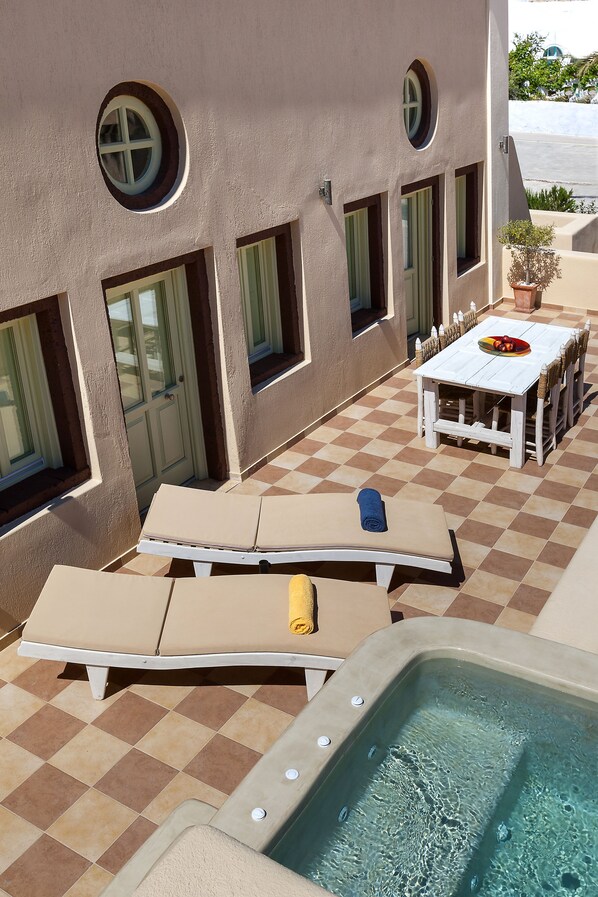 Exterior - 1897 Old River Mansion (Santorini)
