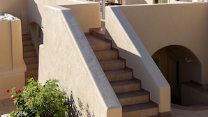 Front of property - 1897 Old River Mansion (Santorini)