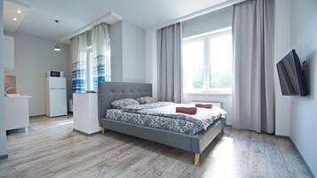 Basic Apartment, 1 Queen Bed, Kitchen (Nezavisimosti prosp., 88-301) | Individually decorated, individually furnished, iron/ironing board