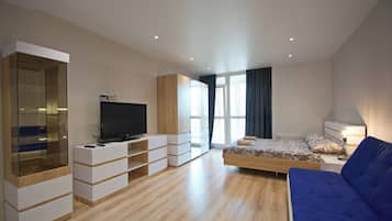 Basic Apartment, 1 Queen Bed, Kitchen (Praspiekt Niezalieznasci, 53) | 1 bedroom, individually decorated, individually furnished