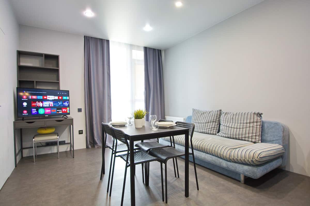 Basic Apartment, 2 Bedrooms, Kitchen (Makaenka,12g-116) | 1 bedroom, individually decorated, individually furnished