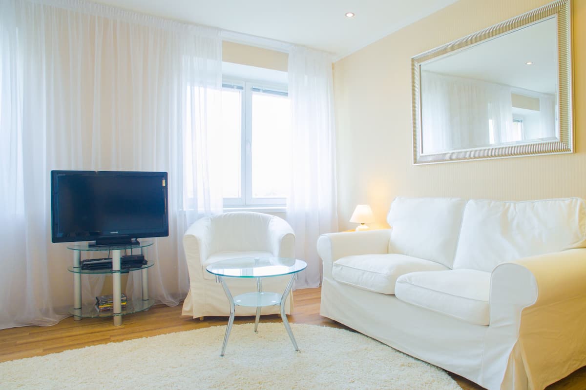 Business Studio, 1 Queen Bed (Pobediteley prosp., 3) | Living area | LCD TV
