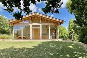 Appartement Confort, 2 chambres, vue jardin | Coin séjour