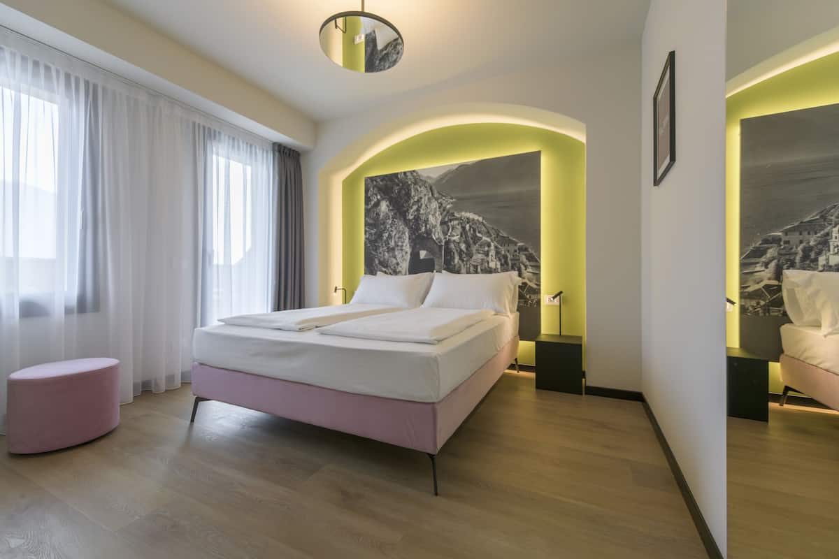 Suite – junior | Minibar, safe på rommet, skrivebord og wi-fi (inkludert)