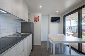 Villa Platinum | 私人廚房 | 電冰箱、爐台、鍋具/餐盤/廚房用品