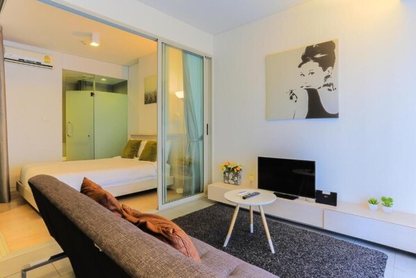 تلفزيون إل سي دي