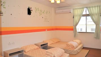 Quadruple Room | Desk, free WiFi