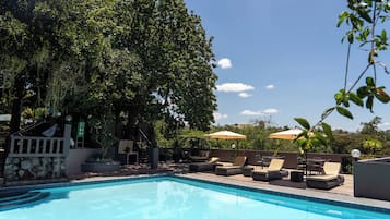 3 outdoor pools, open 8:30 AM to 10:00 PM, sun loungers