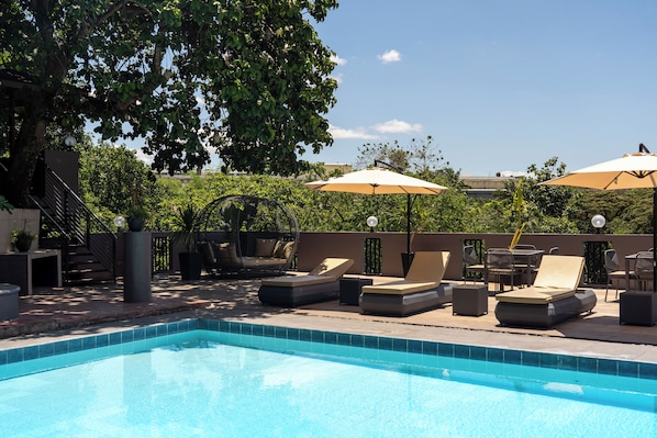 3 piscinas al aire libre, sillones reclinables de piscina