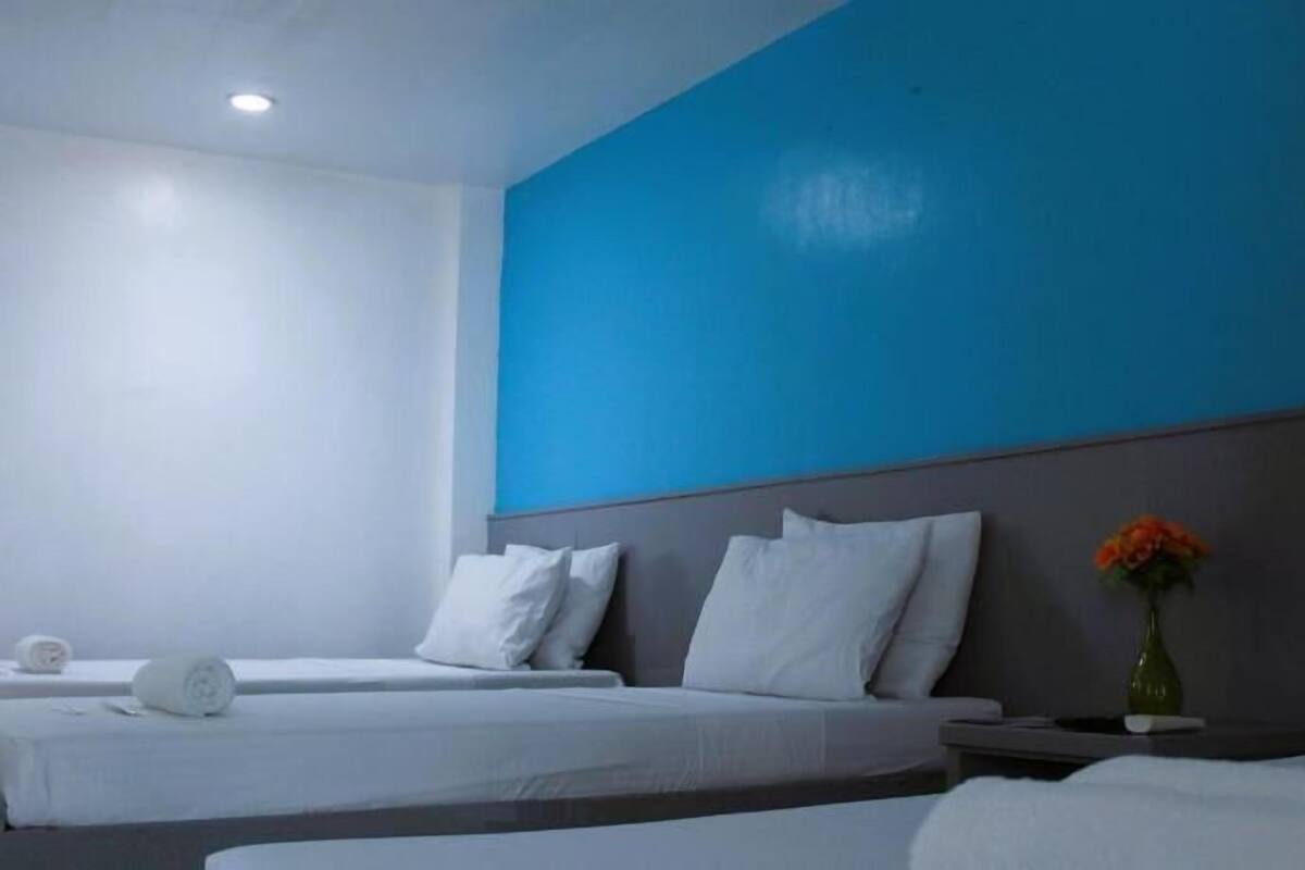 高档床上用品、羽绒被、客房内保险箱、办公桌