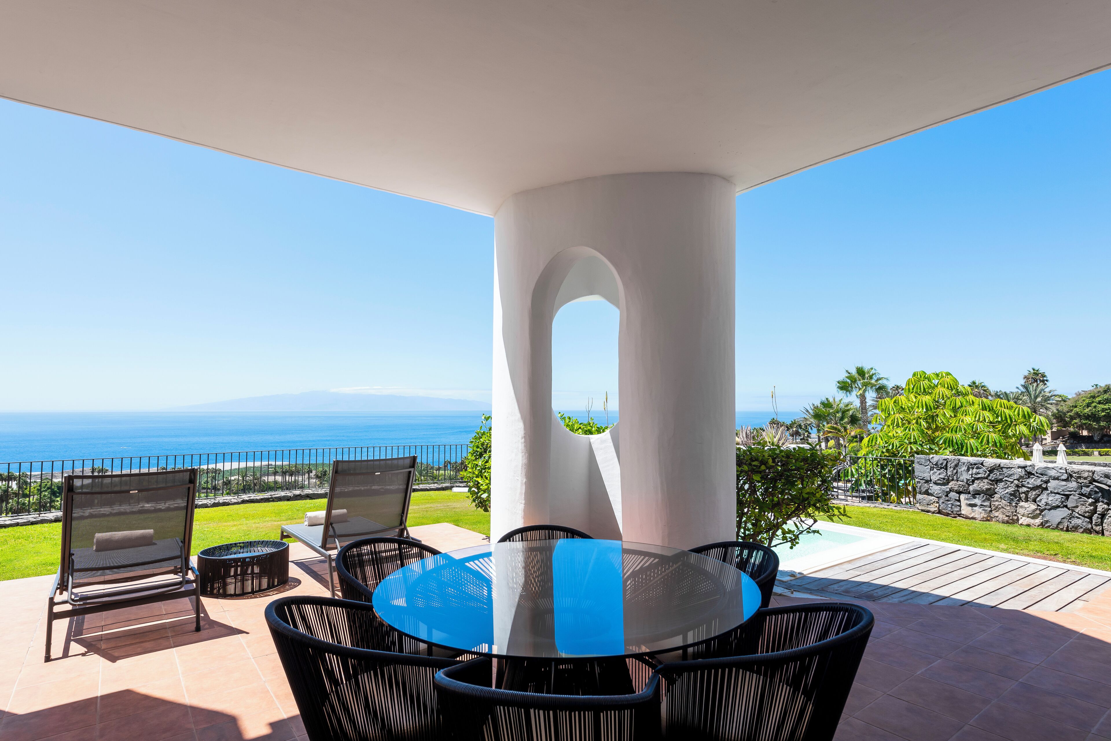 Suite, 3 habitaciones, bañera de hidromasaje, vistas al mar | Terraza o patio