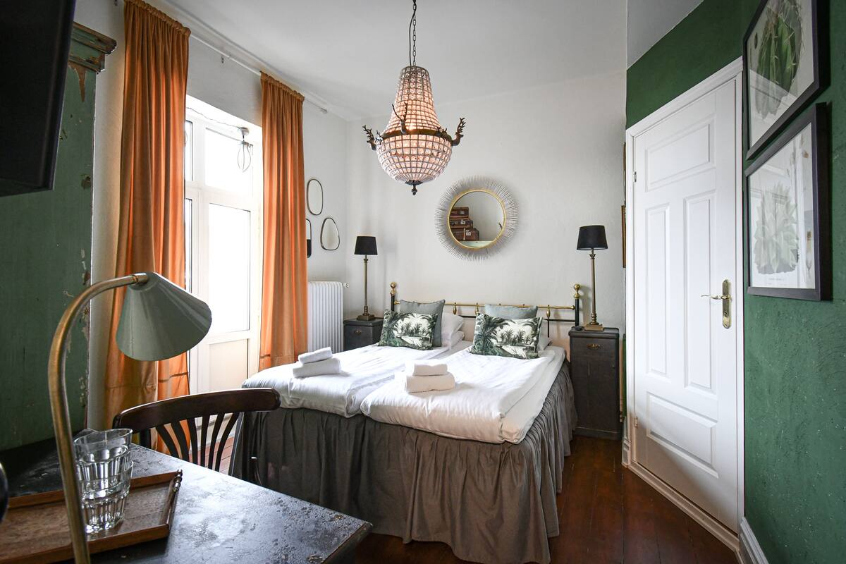 superior double room | free wifi, bed sheets