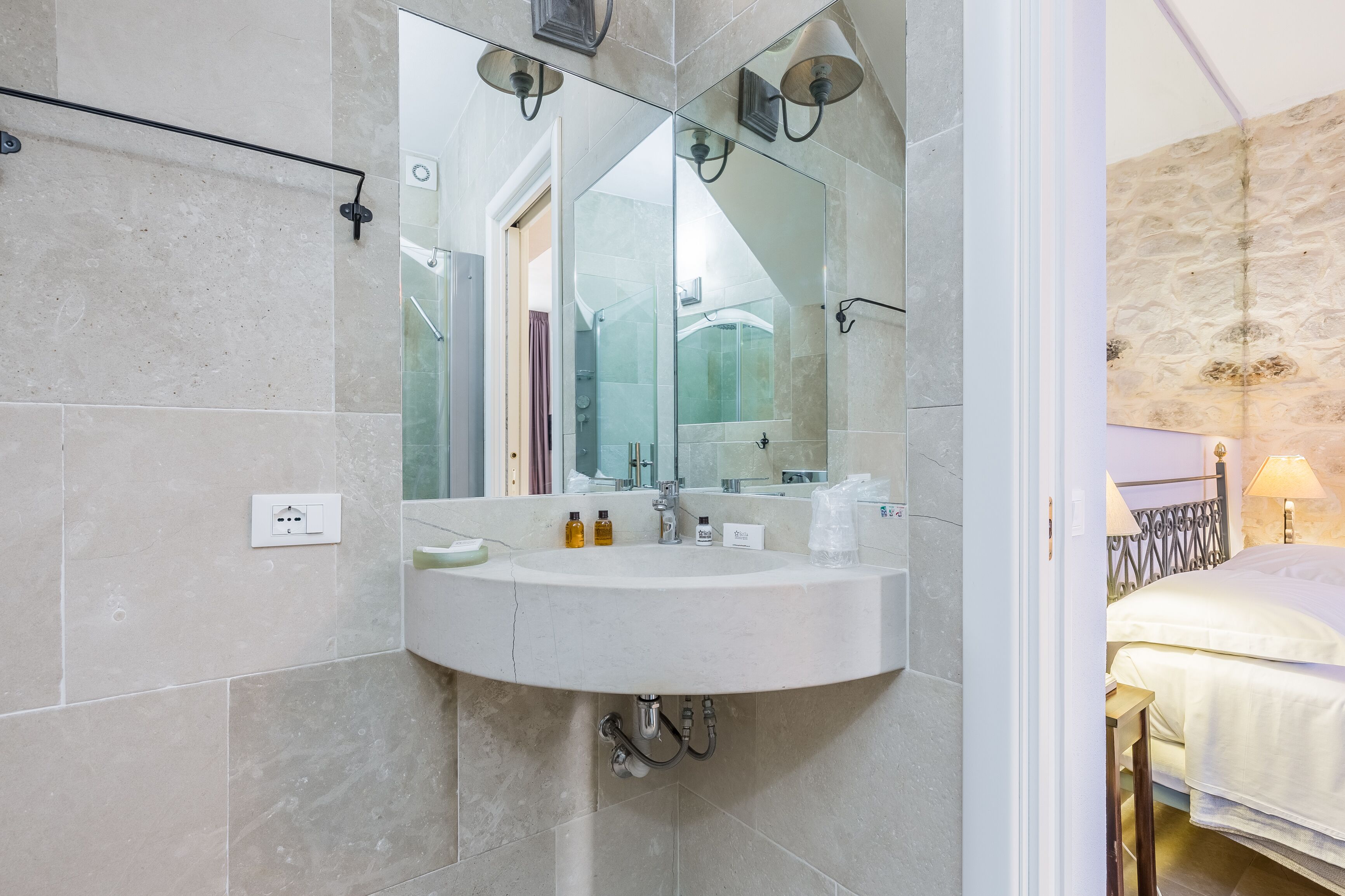 superior apartment, 1 bedroom (cunzulu) | bathroom | shower, free toiletries, hair dryer, bidet