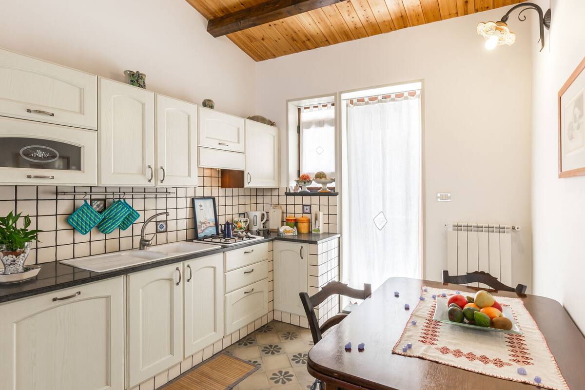 standard double room (casa pascucci) | private kitchen | coffee/tea maker, electric kettle