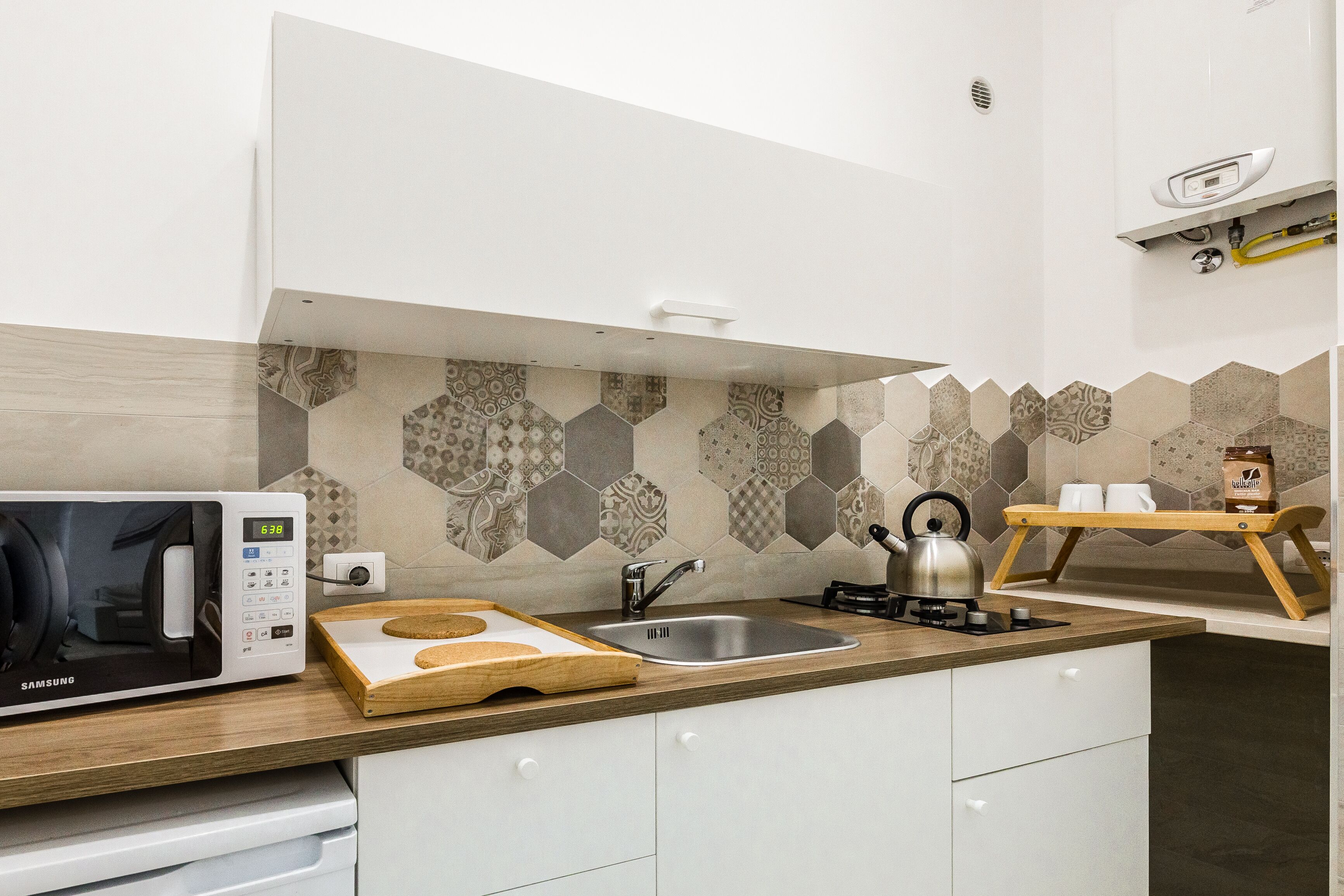 standard double room (casa pascucci) | shared kitchen | coffee/tea maker, electric kettle