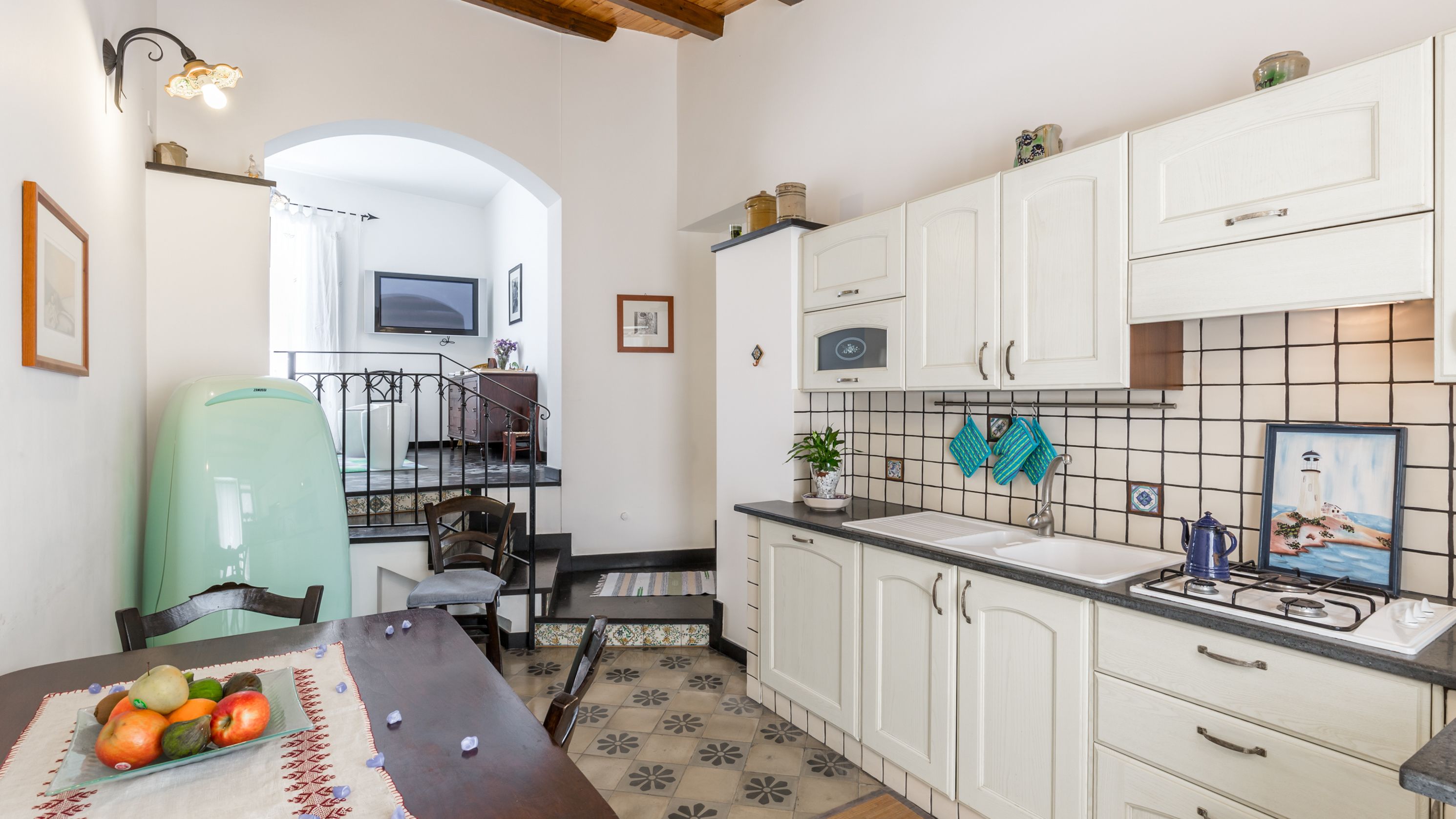 standard double room (casa pascucci) | private kitchenette | coffee/tea maker, electric kettle
