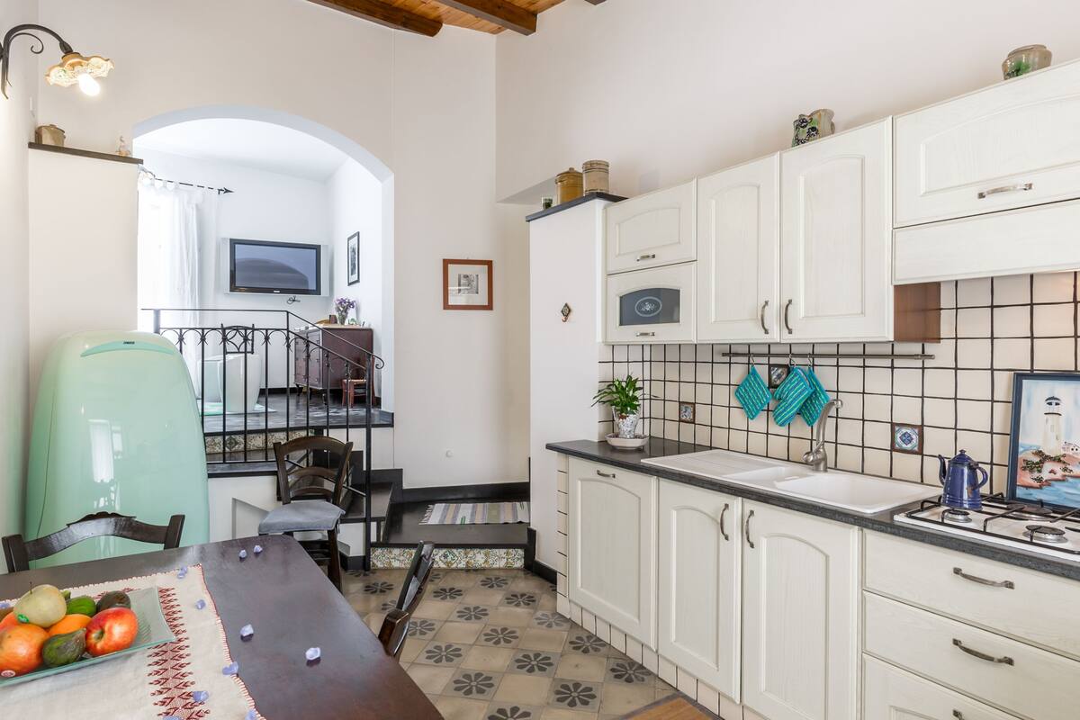 standard double room (casa pascucci) | private kitchenette | coffee/tea maker, electric kettle