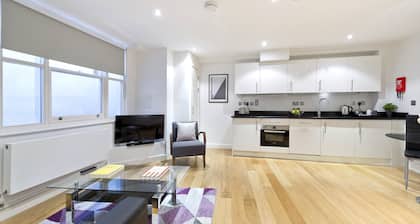 Red Lion Court by City2Stay