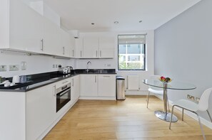 Deluxe Apartment | Private kitchen