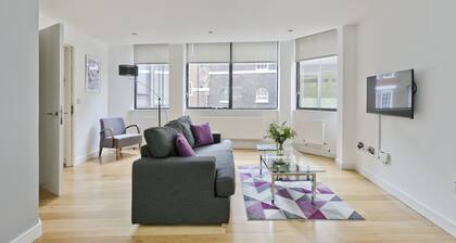Red Lion Court by City2Stay