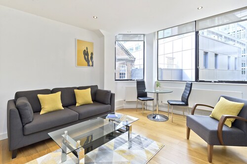 Red Lion Court by City2Stay