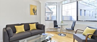 Red Lion Court by City2Stay