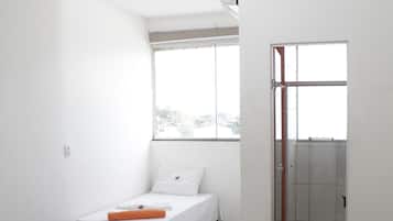 Quarto triplo | Wi-Fi de cortesia, roupa de cama