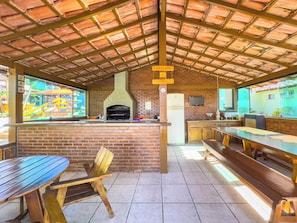 Área de parrillas y picnic