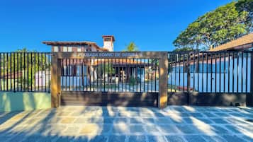 Fachada da propriedade