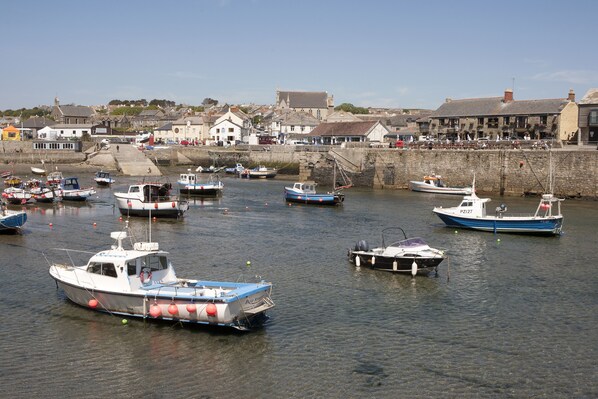 المنشأة من الخارج