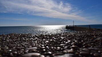 ใกล้ชายหาด