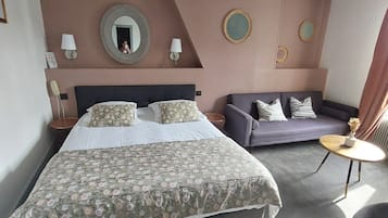 Comfort Patio Room | Zimmersafe, Schreibtisch, schallisolierte Zimmer, kostenloses WLAN