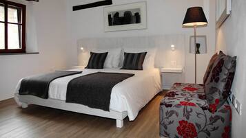 1 soveværelse, premium-sengetøj, pengeskab på værelset, skrivebord