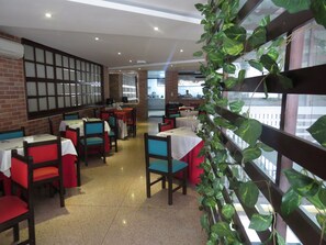 Breakfast, lunch and dinner served  - Hotel León Dorado (Bucaramanga)