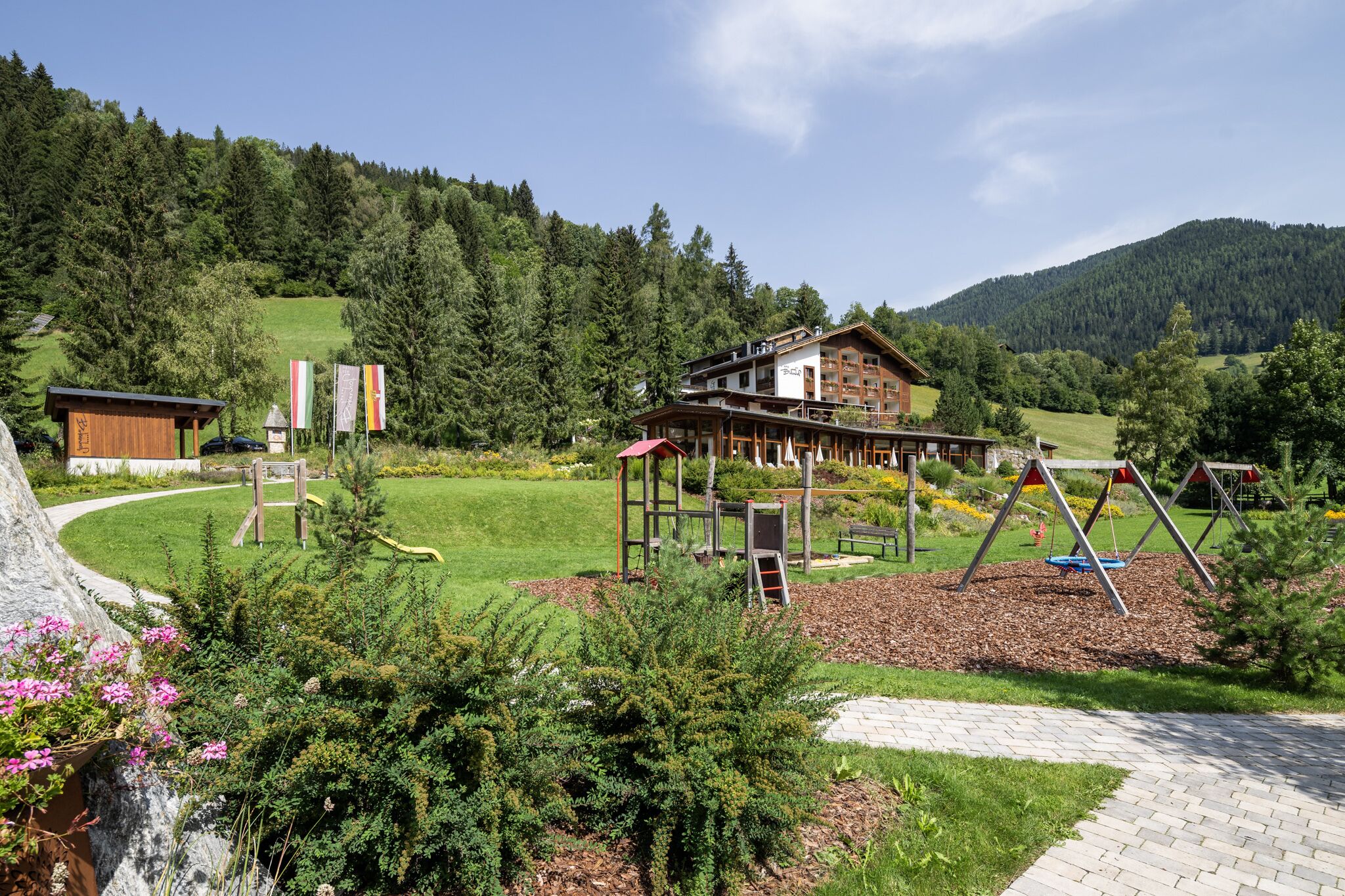 children’s play area – outdoor