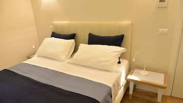 Double Room (Grey Rose) | Minibar, in-room safe, desk, soundproofing